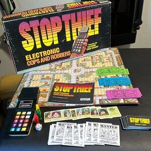 1979 STOP THIEF Electronic Cops & Robbers Board Game Parker Brother Incomplete